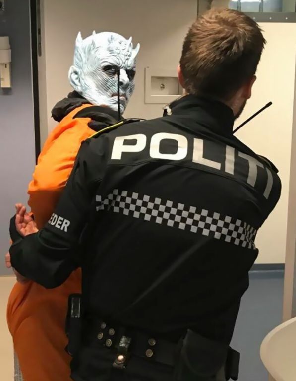 Норвежская полиция арестовала Короля Ночи Юмор,картинки приколы,приколы,приколы 2019,приколы про