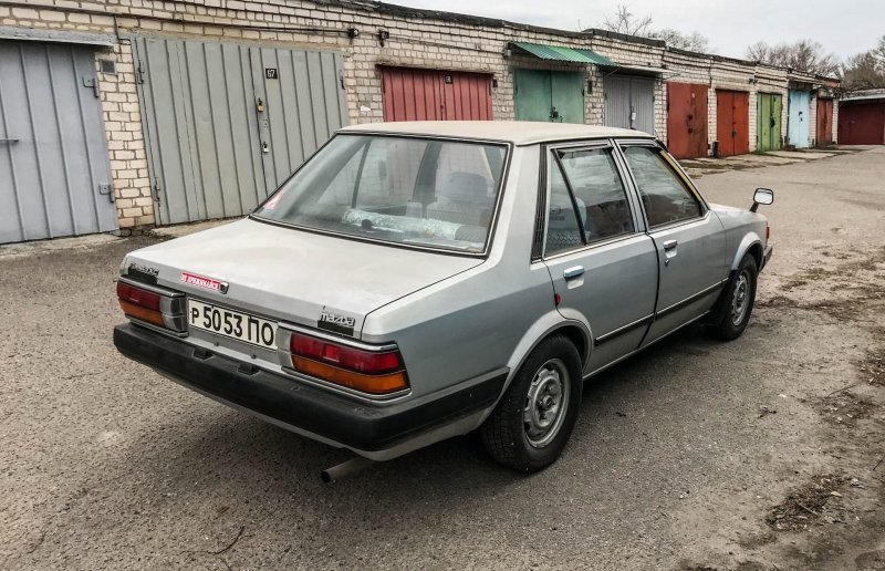 Праворульная Mazda Familia 1984 года с пробегом 80 тысяч километров   Интересное