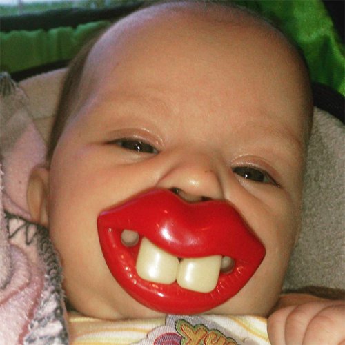 Смешные пустышки для младенцев набирают популярность в Instagram funnypacifier