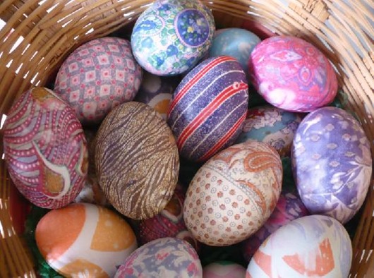 Красим яйца на Пасху ГАЛСТУКАМИ! галстуки,лайфхак,пасхальные яйца