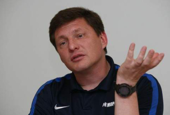 Тренер сборной России U-19, результаты выступления которой РФС признал неудовлетворительными, рассказал о проблеме юноше… Спорт