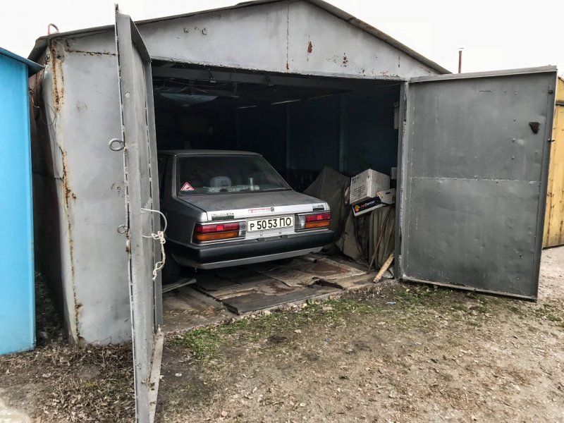 Праворульная Mazda Familia 1984 года с пробегом 80 тысяч километров   Интересное