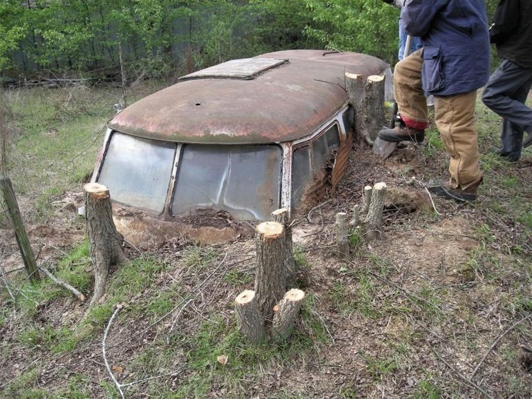 Хиппи-бас, простоявший тридцать лет по пояс в земле авто,авто и мото,автомобиль,автоновости