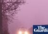 Рідкісний рожевий туман накриває Великобританію: пояснення погодного явища