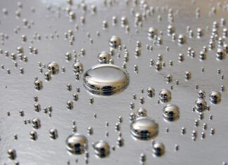 Por que o mercúrio é líquido à temperatura ambiente