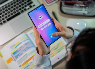 Подростки Оценивают AI Чат-Боты для Домашних Заданий и Не Только