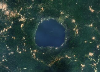 Ouro, fantasmas e crateras: a estranha geometria do Lago Bosumtwi